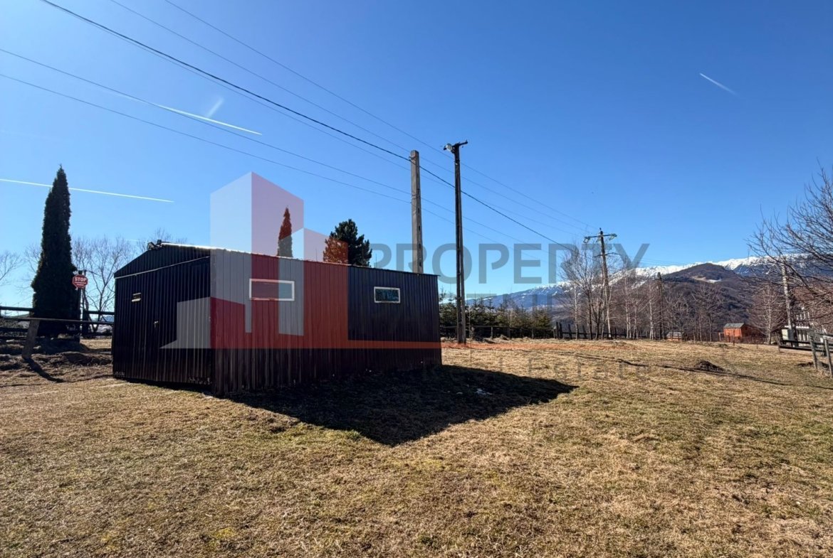 Casă tradițională cu 1800 mp teren  în Sohodol, Bran | Priveliște superba