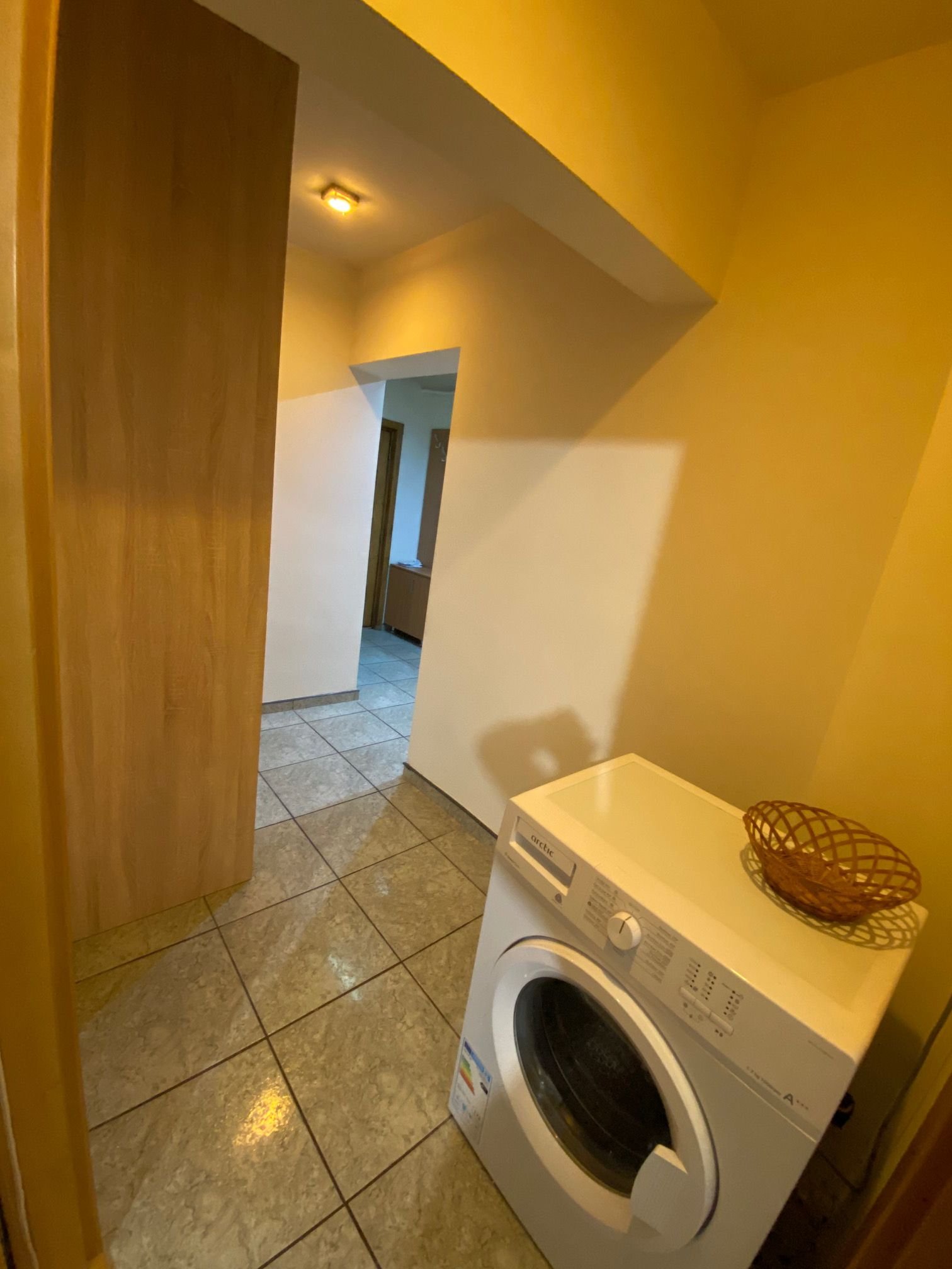 Apartament cu 2 camere zona City Mall
