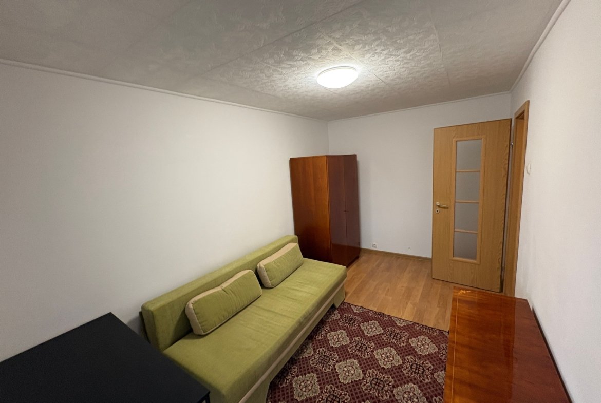 Apartament cu trei camere cartier Racadau