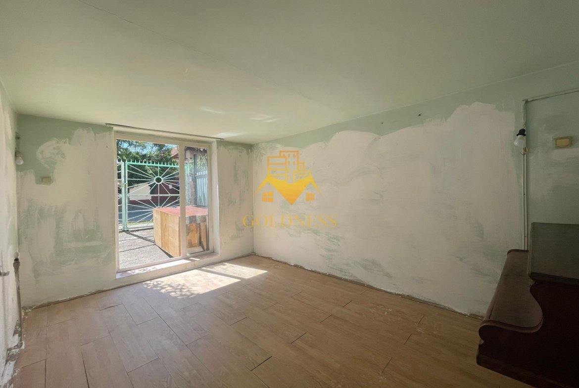 60 mp pe 2 nivele, curte proprie,parcare, Gruia| zona 7 Strazi