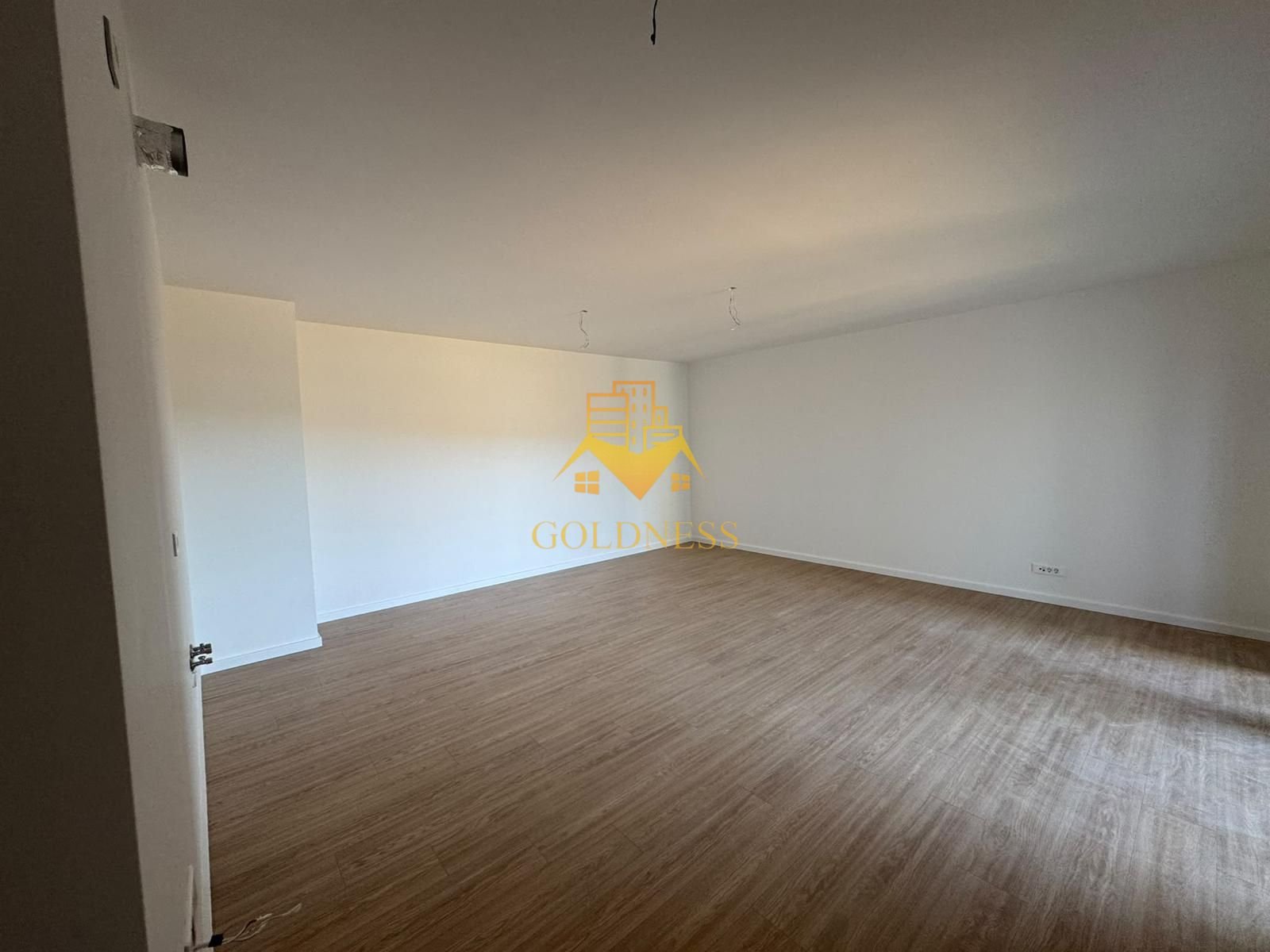 997d02f4b7d34638a8e1d605bc0e417b Birou 2 camere open space, Era Hexagon, Parcare, Bloc Nou, Semicentral