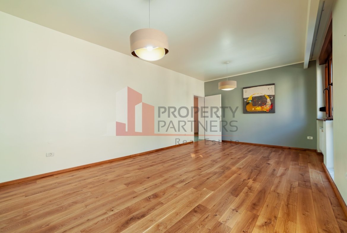Apartament Duplex Elegant cu Terasă Panoramică – Dealul Cetății, Brașov
