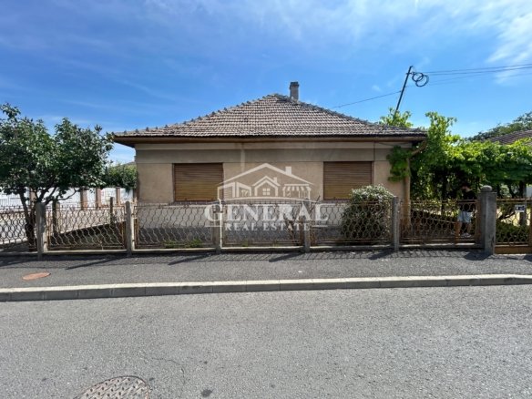 Casa de vanzare in centrul orasului Baia Mare 100m2 casa si 421 teren