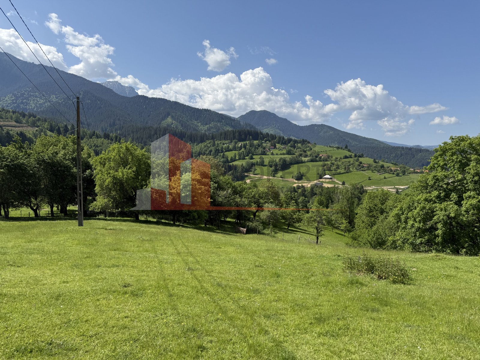 9aa1bd945aee4b84ac43a438d42f2328 Teren cu priveliște spectaculoasă în Bran – Sohodol