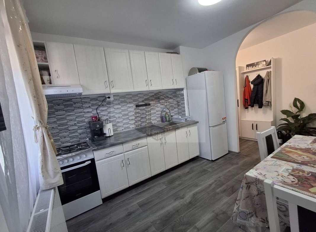 Apartament cu 2 camere , renovat , situat în zona Iosefin