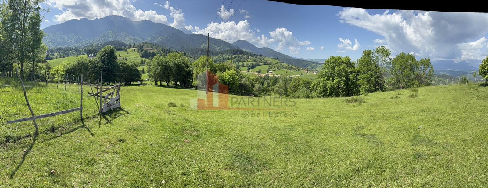 9cab944626f1401a981b705b712877b3 Teren cu priveliște spectaculoasă în Bran – Sohodol