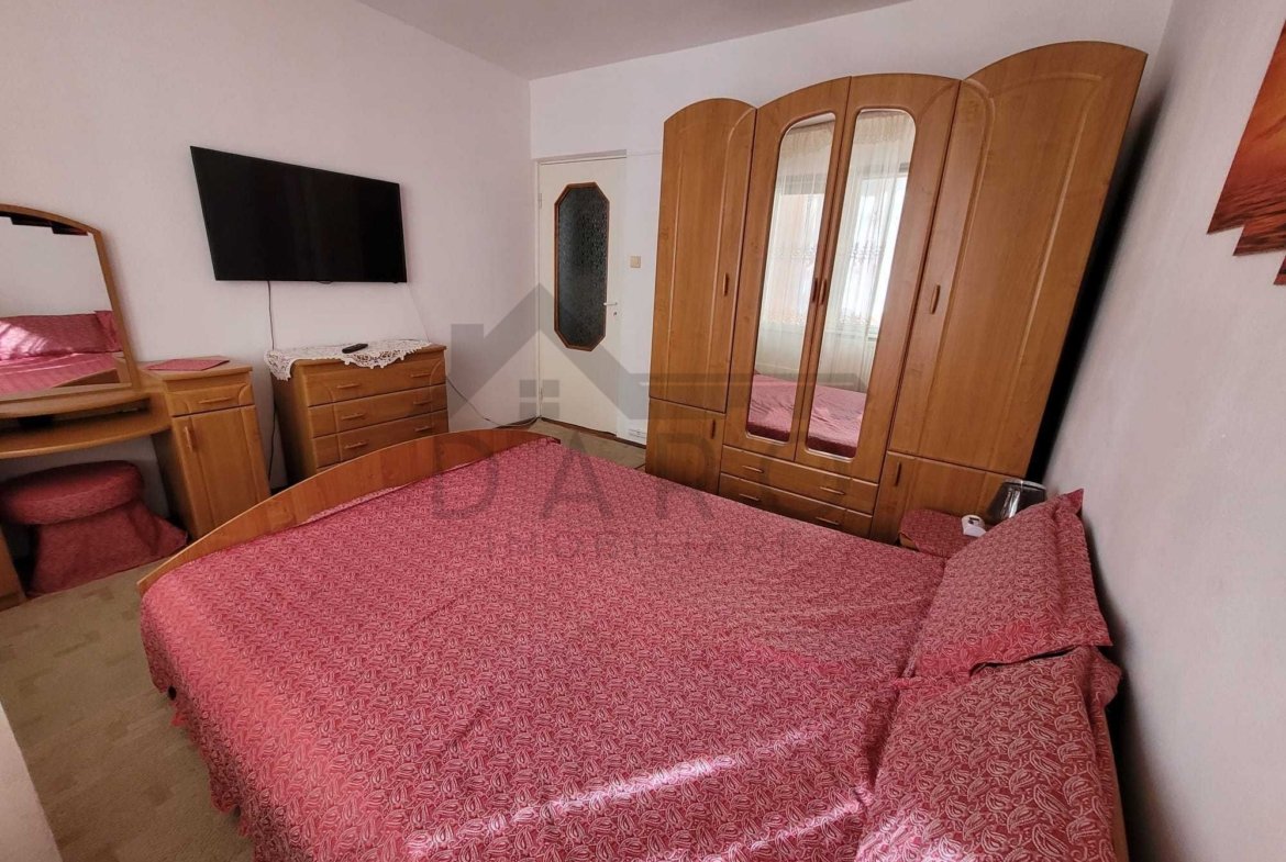 Vand apartament cu 2 camere, etaj 1 pe Bulevardul Pandurilor