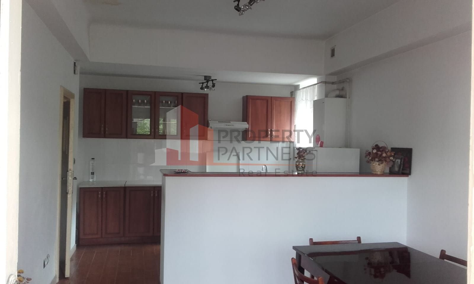 Apartament 3 camere, Bd. Carol I, vizavi de Hotel Montana, centrul Sinaiei
