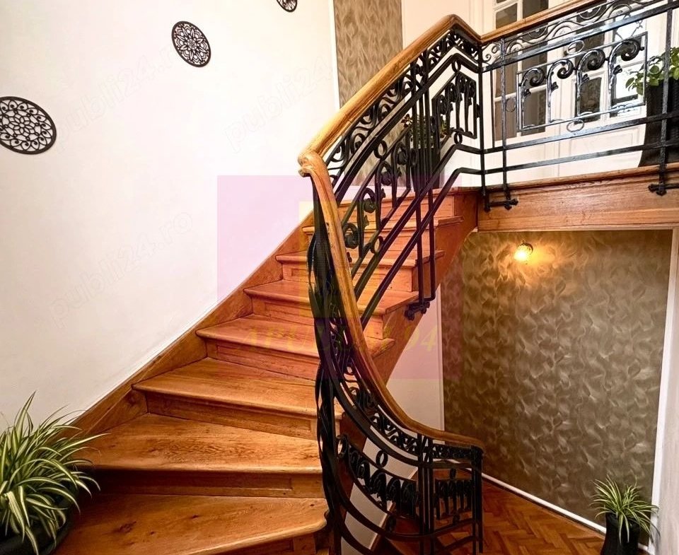 Proprietate deosebită în centrul istoric | 4 camere si mansardă