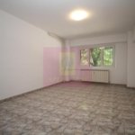 Apartament cu 3 camere de vânzare Decebal adiacent