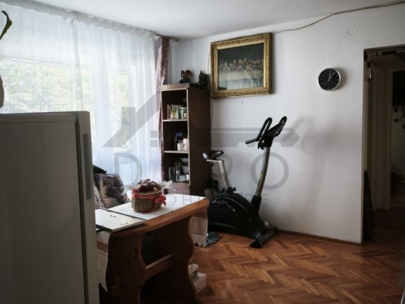 vand ap 3 camere zona Tudor