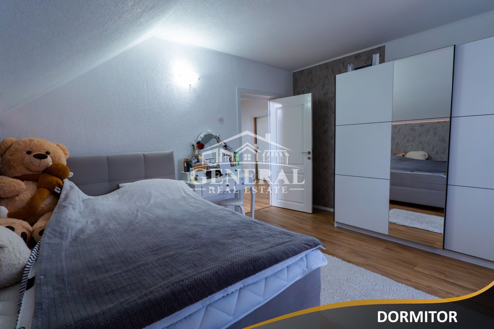 9f5b4352731d478daef76835a8dfa484 Casa de vanzare zona centrala in Baia Mare 200m2 casa si 420 teren