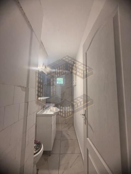 Apartament 2 camere, semidecomandat, centrala, de vanzare