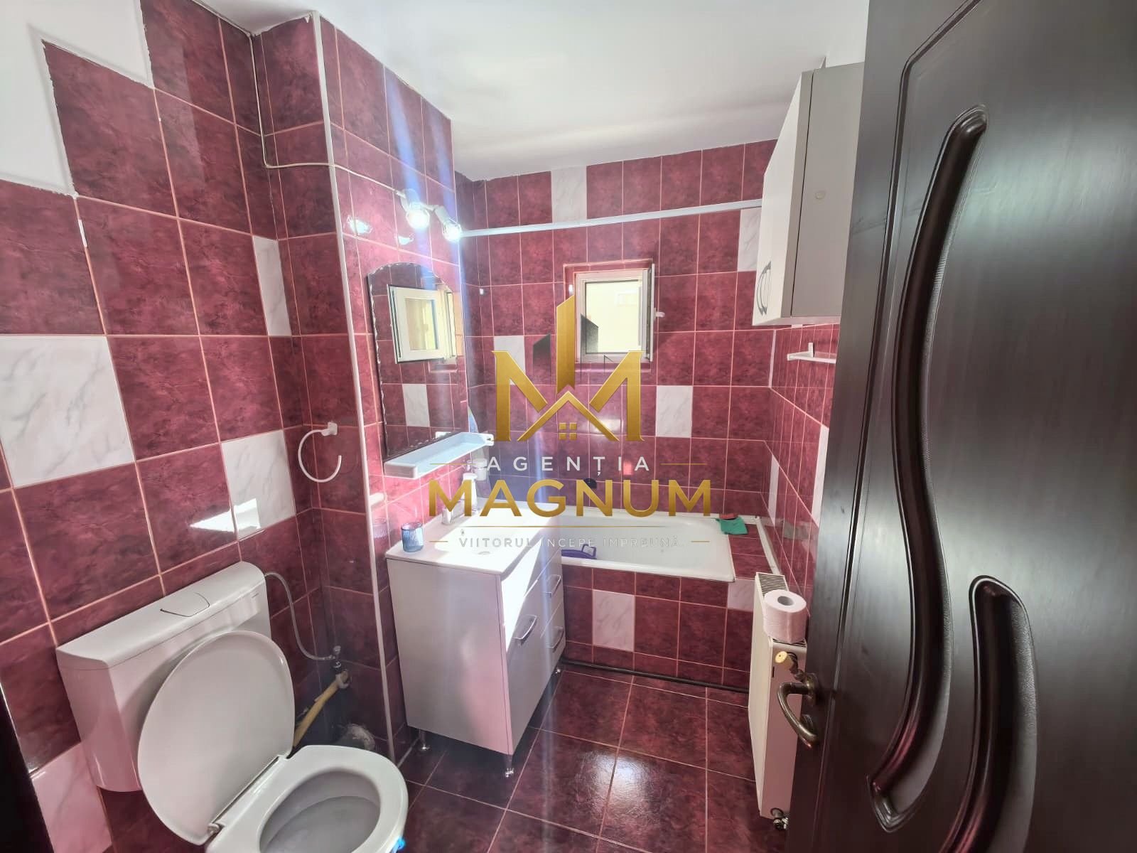 Apartament cu 3 camere de inchiriat