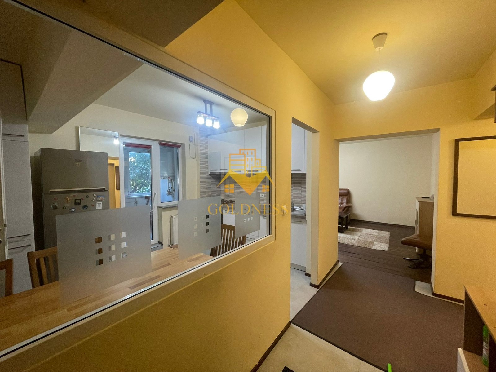 3 camere parter inalt, balcon, zona Nasaud-Dorobantilor-Piata Marasti