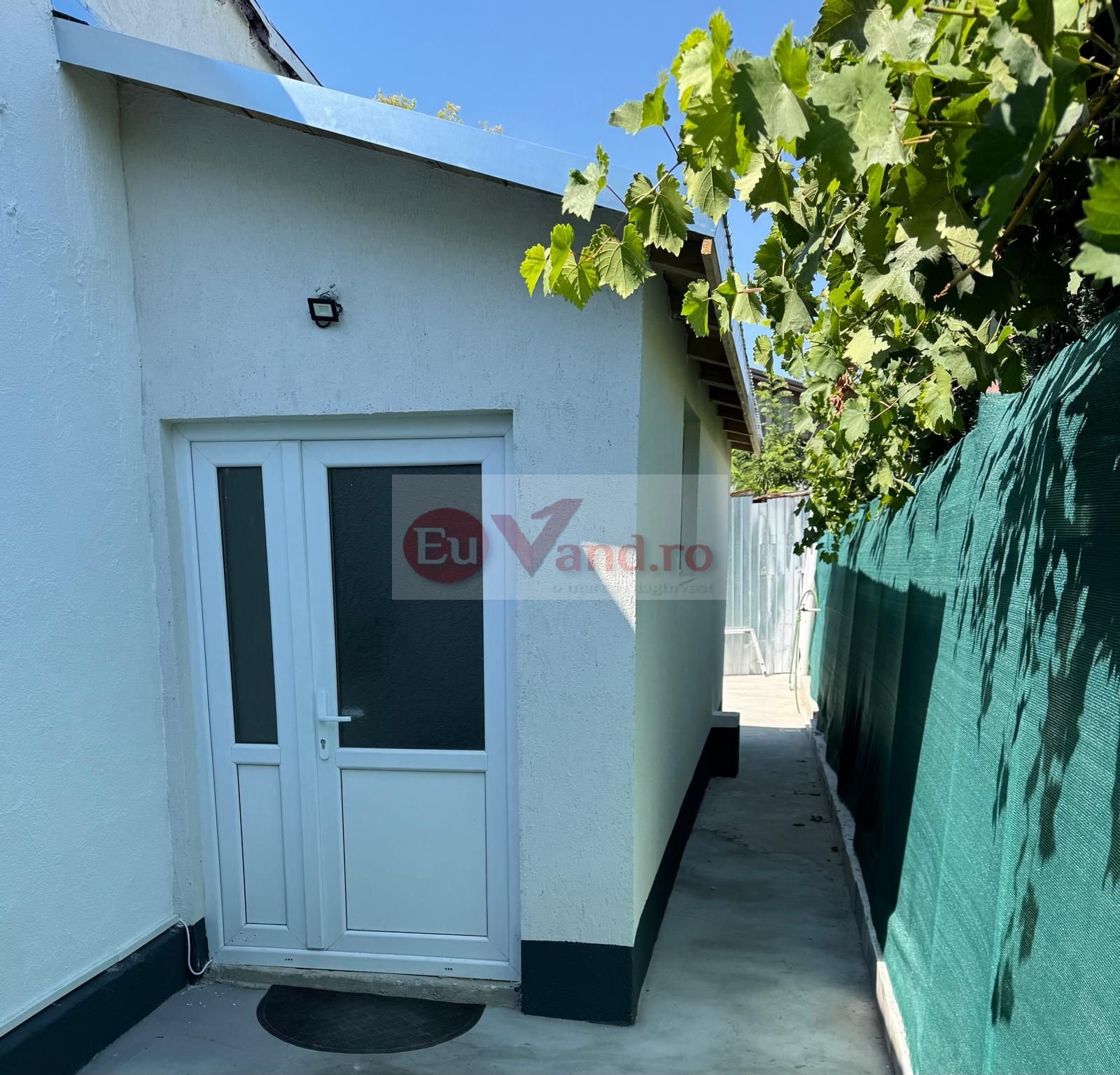 a0c20d686ac24a7c9c3a62e942649e16 De inchiriat apartament cu o camera la casa, 260 euro negociabil