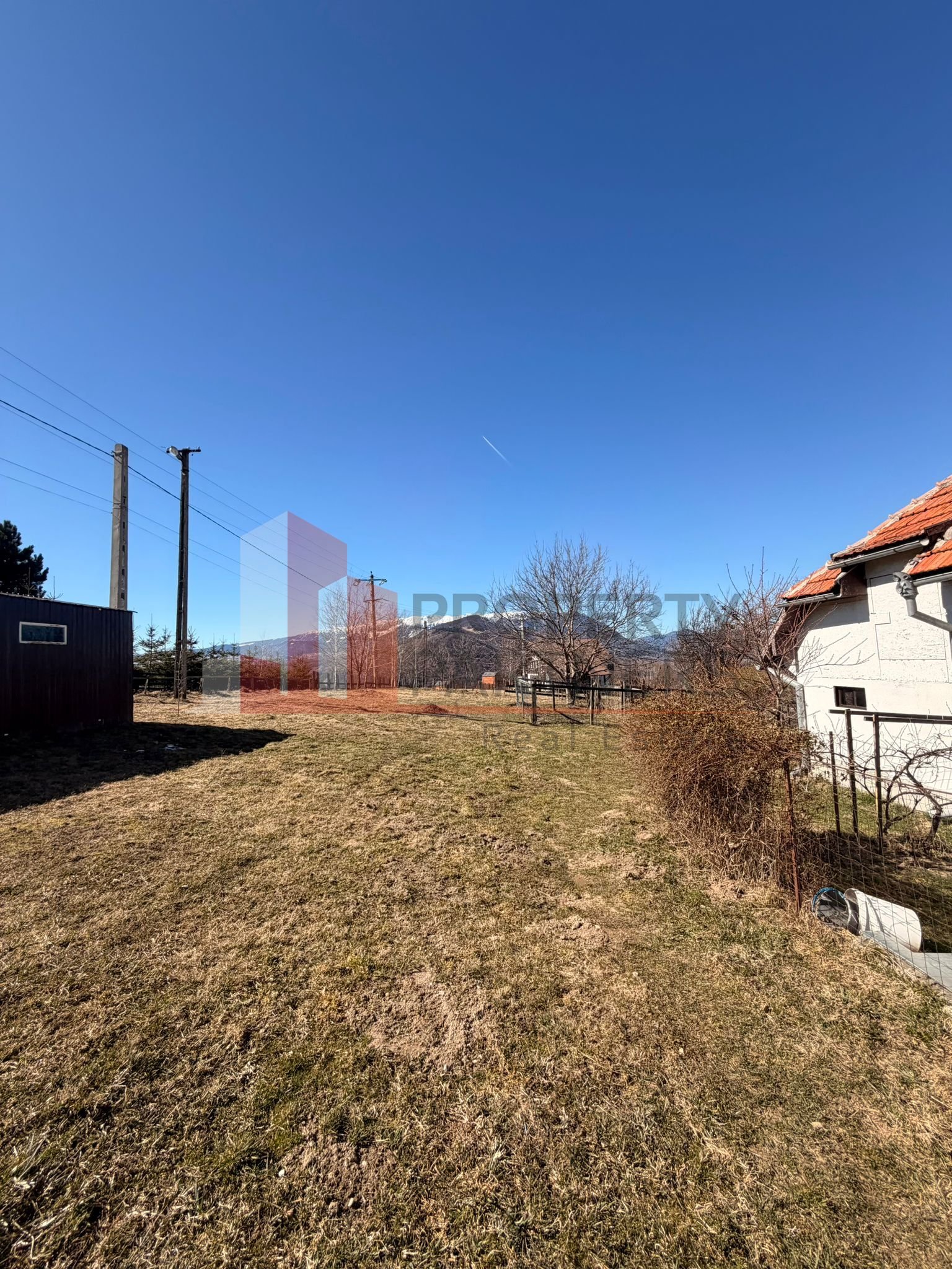 Casă tradițională cu 1800 mp teren  în Sohodol, Bran | Priveliște superba