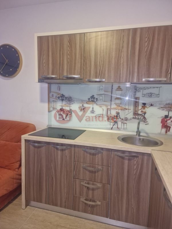 De inchiriat apartament cu 2 camere bloc nou, Anul revolutiei, et.1, 450 E