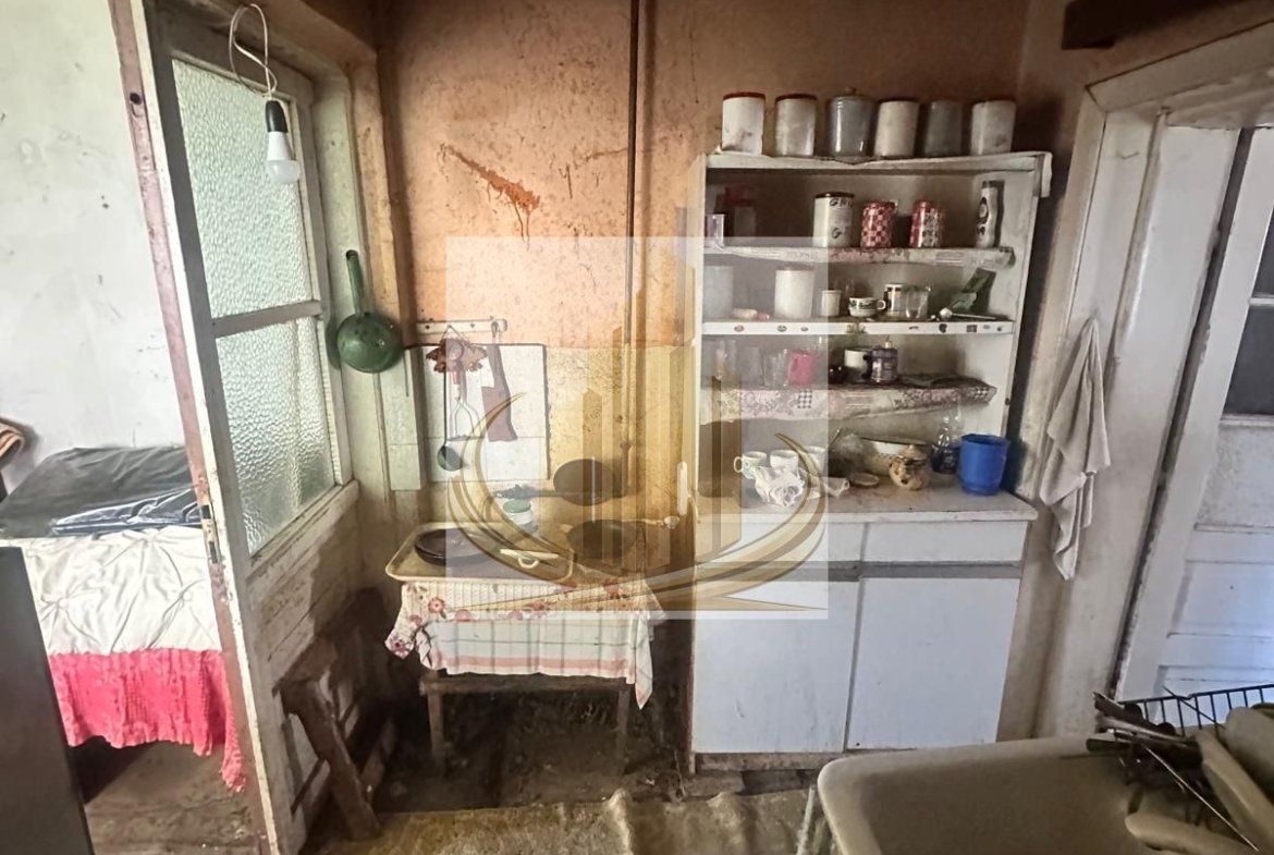 Casă individuală Plopi, 60 mp utili, teren 477 mp, necesită renovare