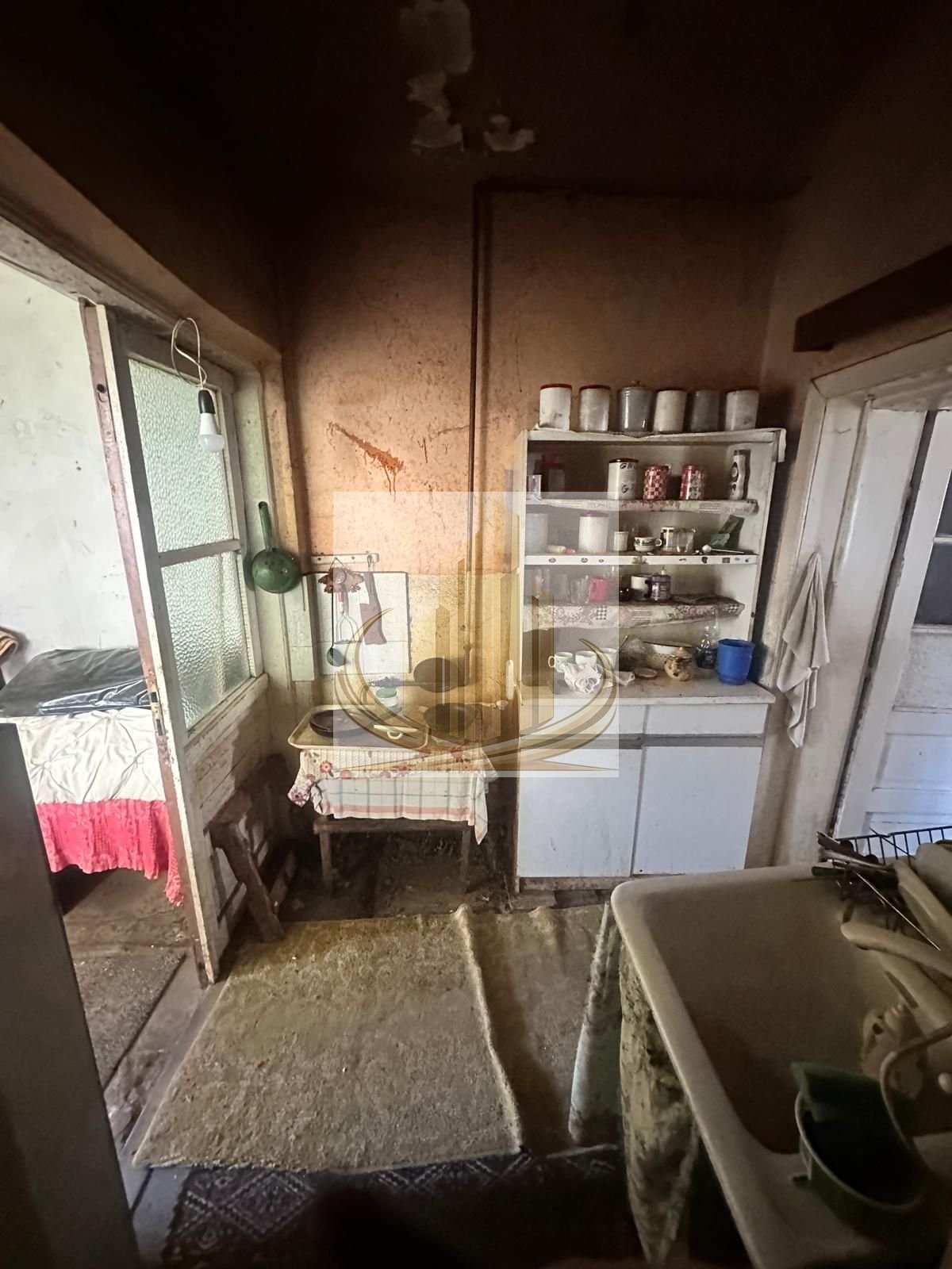 Casă individuală Plopi, 60 mp utili, teren 477 mp, necesită renovare