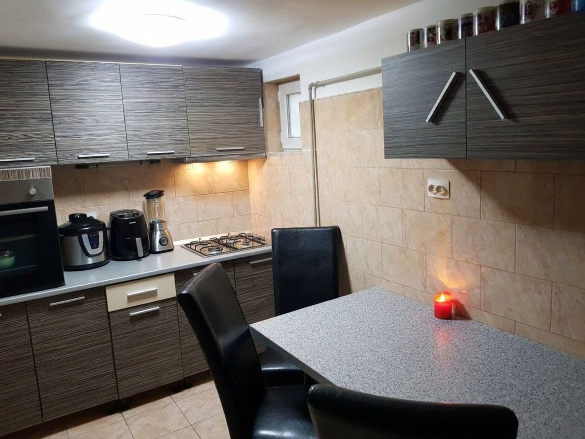 a7dbfcfc9b98412481844016c725f38b Casă cu 4 camere și curte intimă, Calea Martirilor – Timișoara