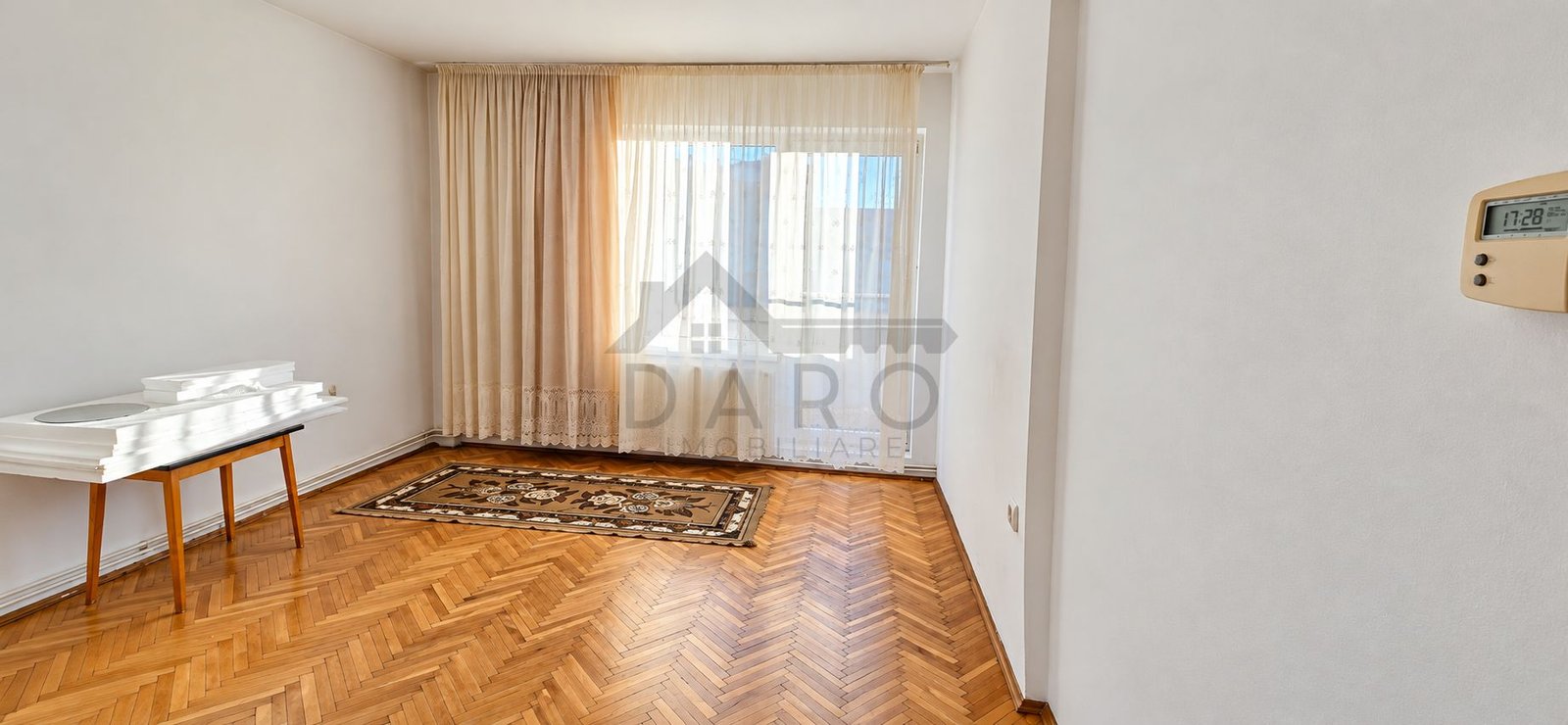 Vând apartament cu trei camere Tudor confort 1