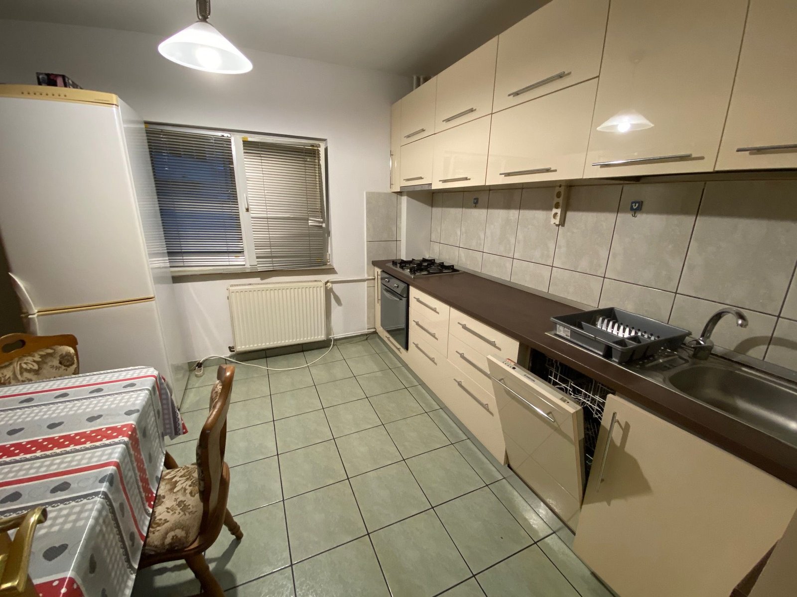 Apartament cu 2 camere zona City Mall