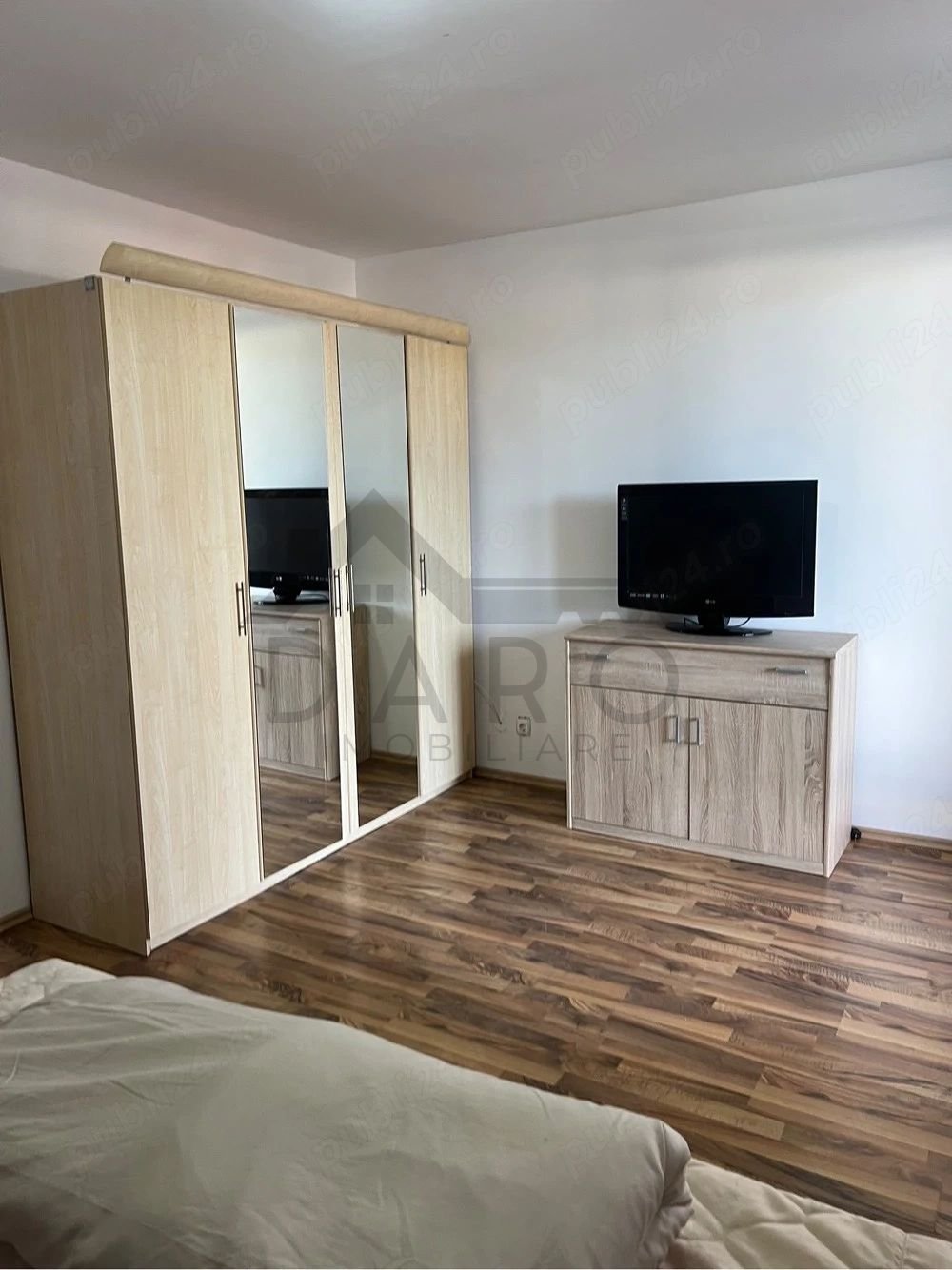 a9f76675616c486889c13d220da948f4 Inchiriez apartament 3 camere penthouse