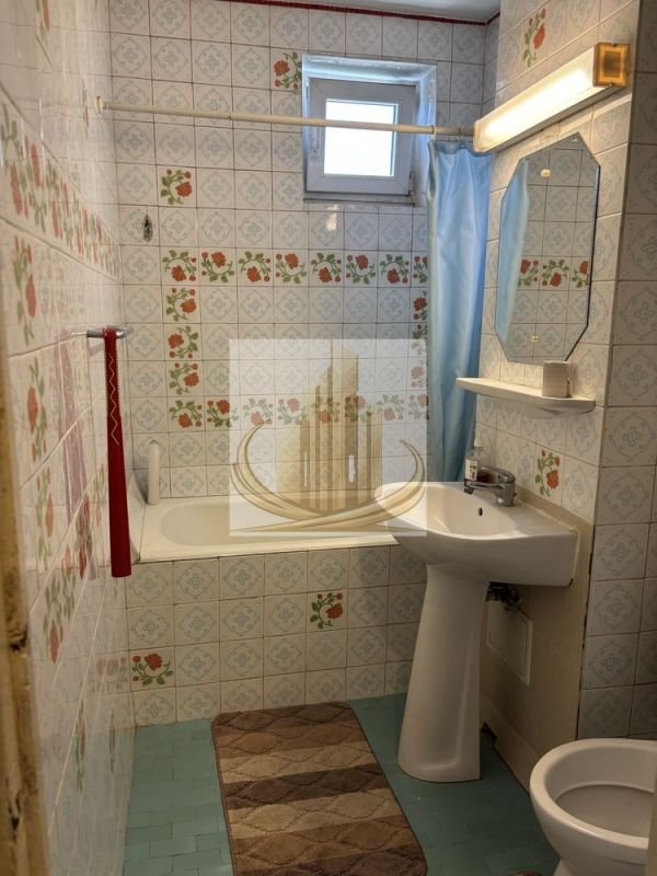 aa4cac463378404bb45b96e74d2753af apartament 3 camere decomandat, 61 mp+boxa, Strada Covasna