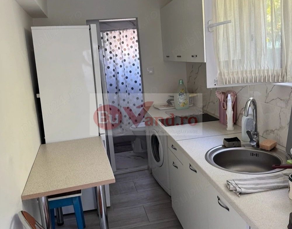 De inchiriat apartament o camera la curte, Zona General, 260 euro negoc.