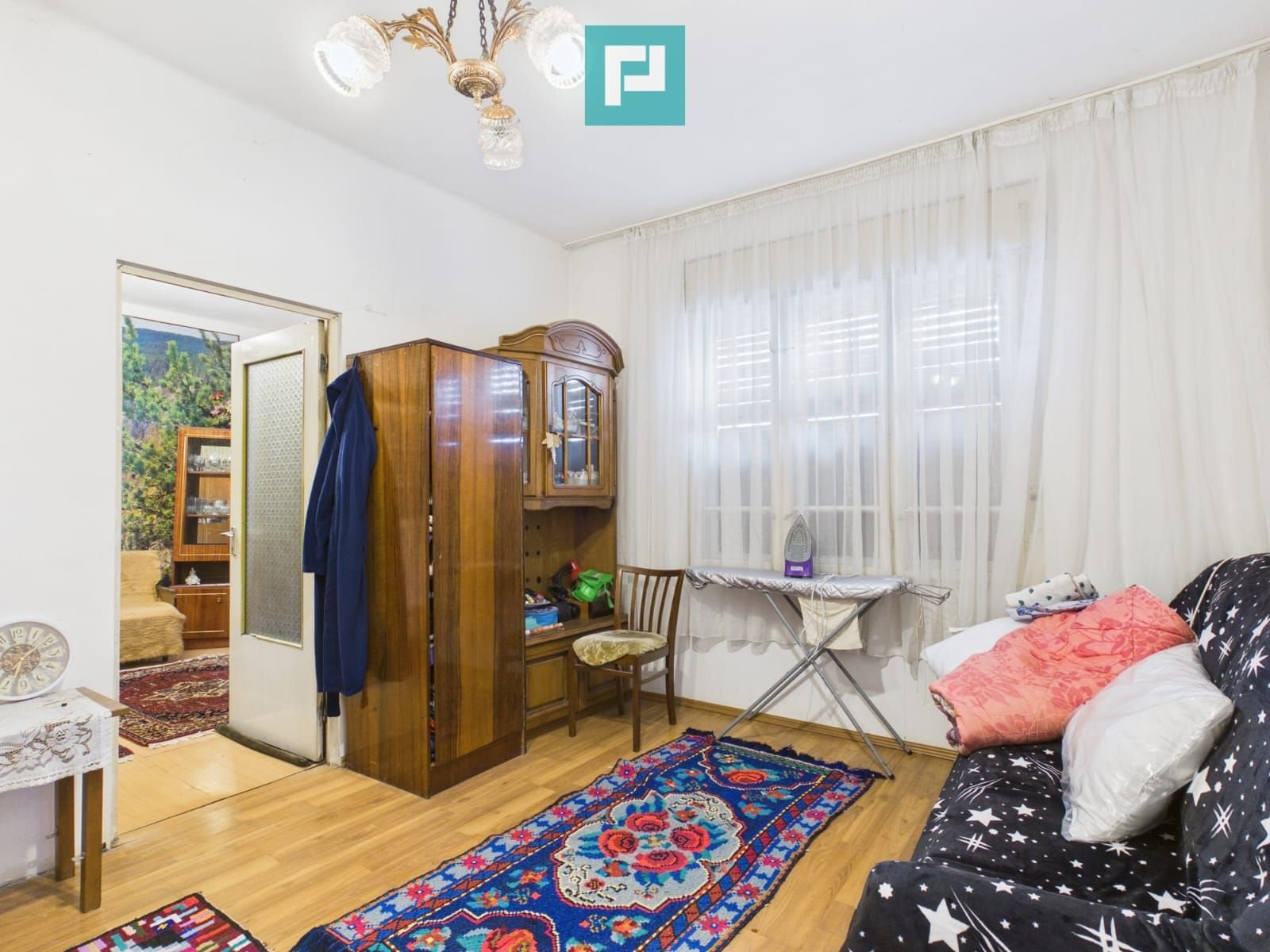 adf5c291f6df4791b504ab96f921dc80 Casă individuală cu 4 camere, zona Centrală