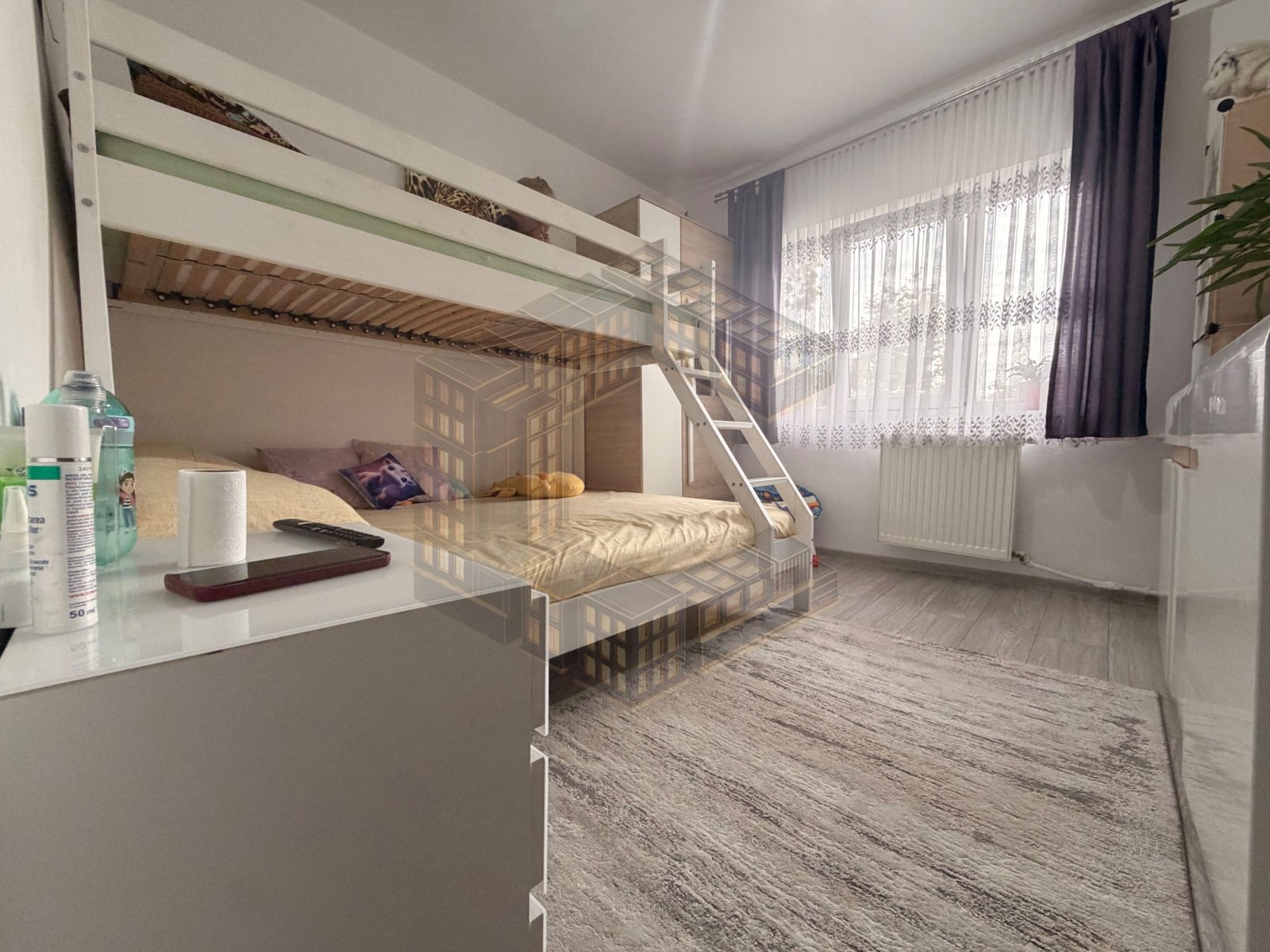 aea99fce92384f89b011fc08f27134b7 Apartament cu 2 camere, decomandat, renovat,de vanzare, zona Lipovei