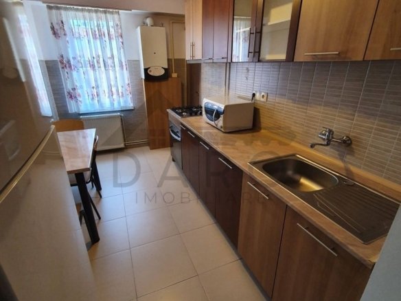 Inchiriez apartament 3 camere TUDOR