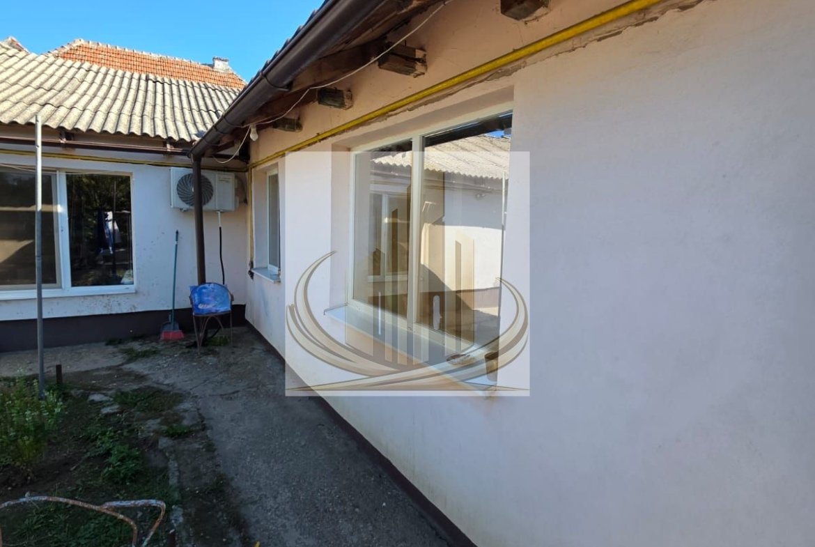 Casa de vânzare 4 camere 409mp Ronat