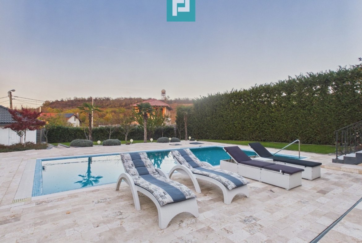 Casă de lux Oncea, piscină, 400 mp
