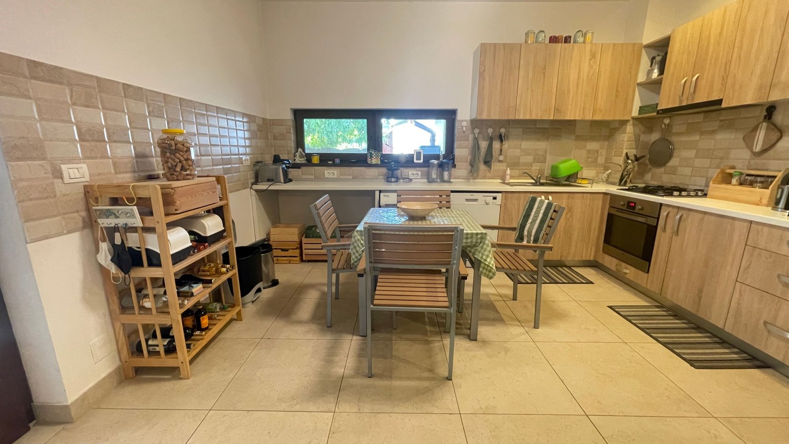 Casa cu teren generos de 750 mp, P+1E in zona Mehala
