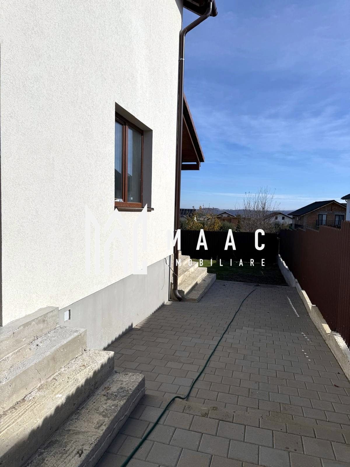 b0e472c37f2f40d6bbe9301e28897dec Casă duplex 4 camere de vânzare | Cisnădie, Exterior Sud