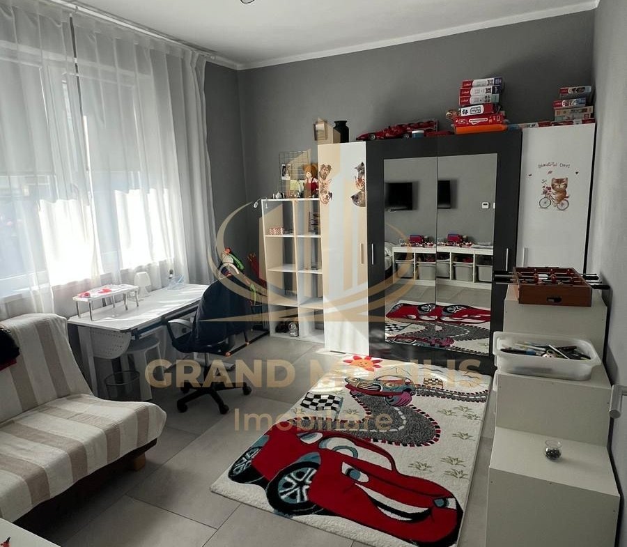 Casă individuală cuplată P+1, cu curte proprie, terasă și anexă