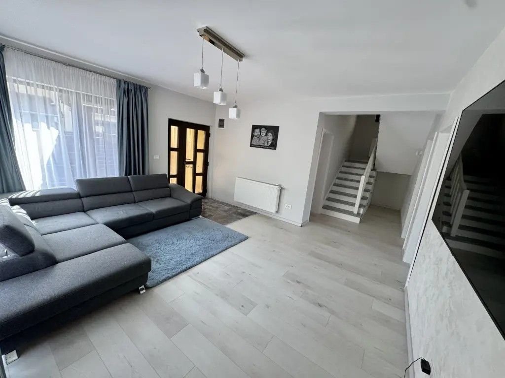 Casa individula ,teren 230 mp-Giroc ,Trandafirilor