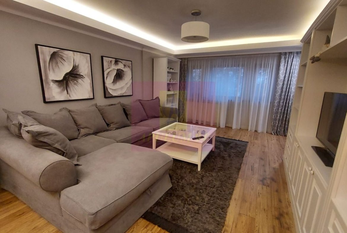Vand apartament 3 camere Bd Libertatii