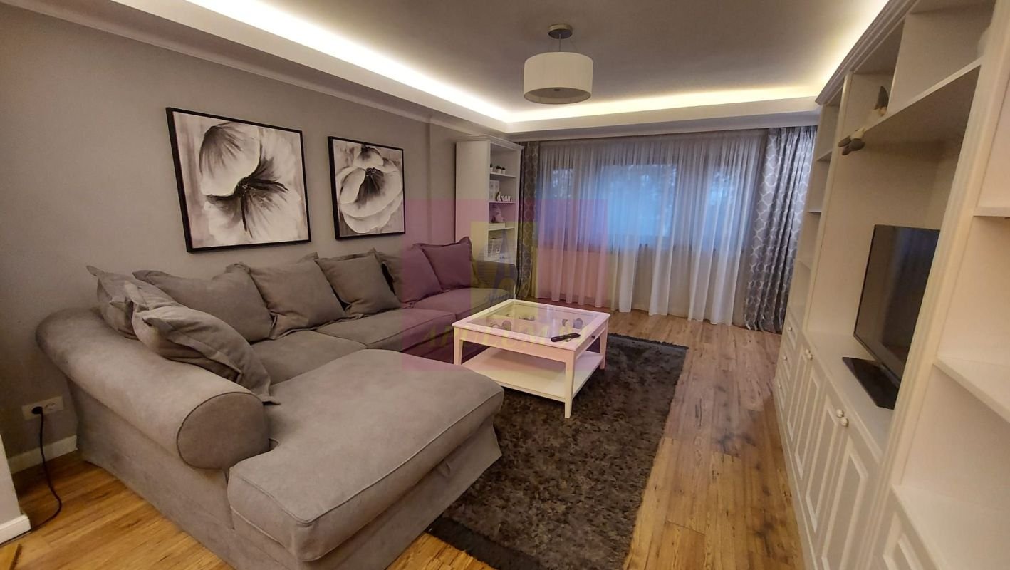Vand apartament 3 camere Bd Libertatii