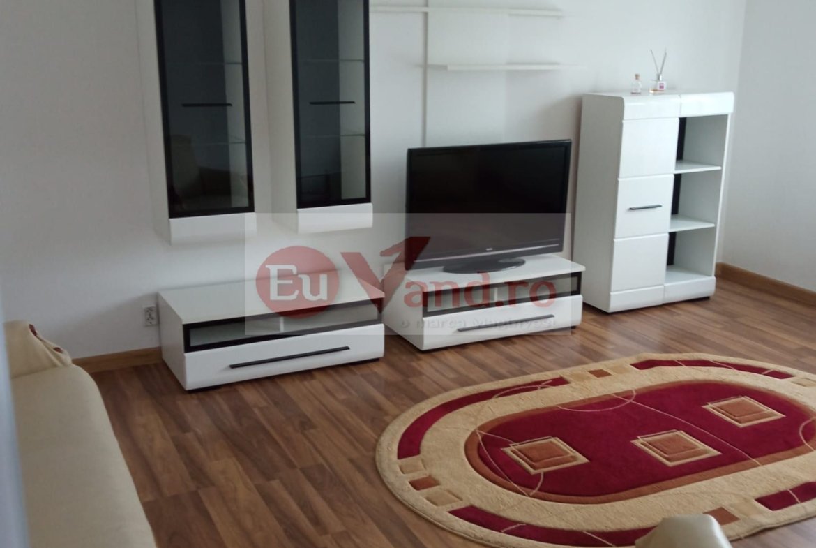 De inchiriat apartament cu 3 camere ICF, langa Scoala nr. 12, parter, 500 E