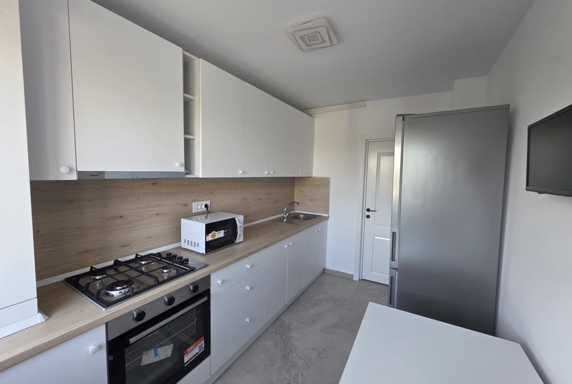 Apartament 3 camere de inchiriat