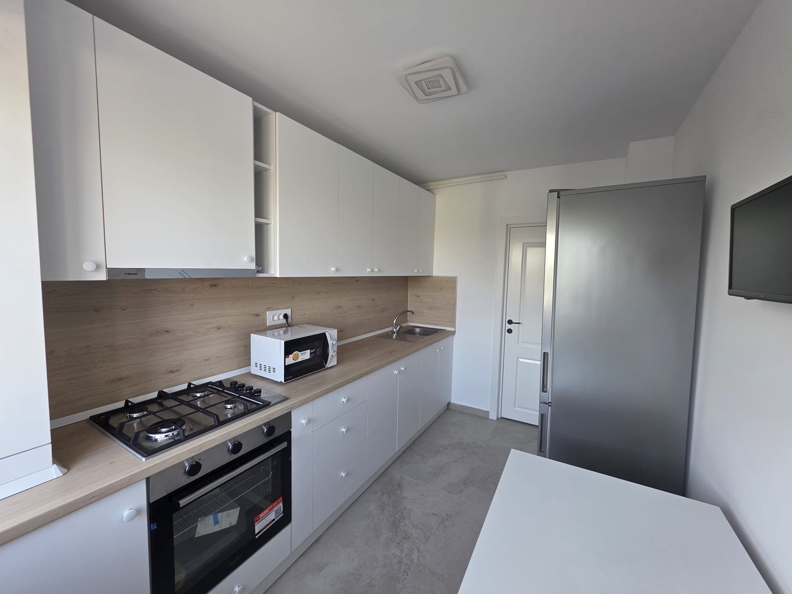 Apartament 3 camere de inchiriat