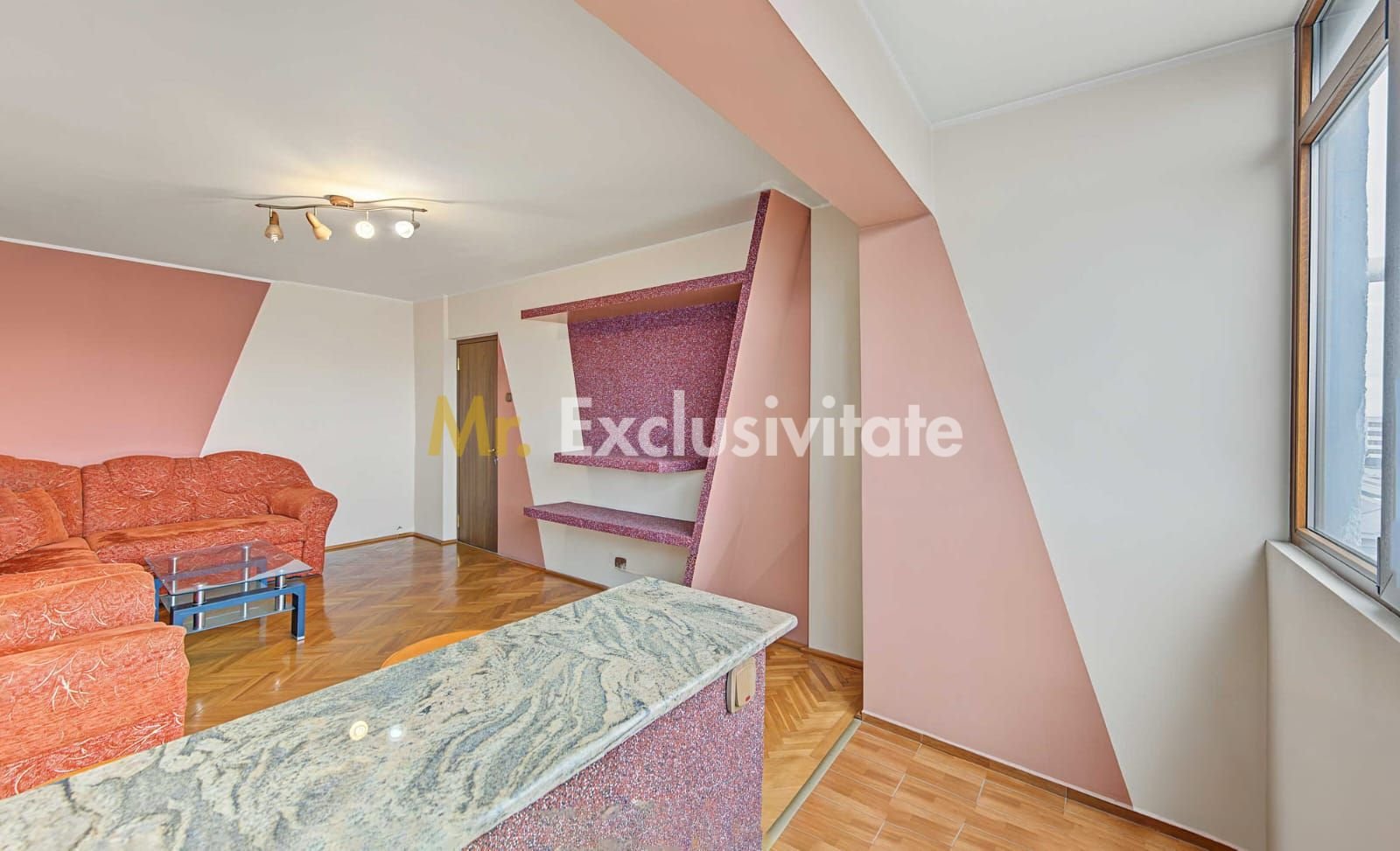Apartament cu 3 camere decomandat etaj intermediar