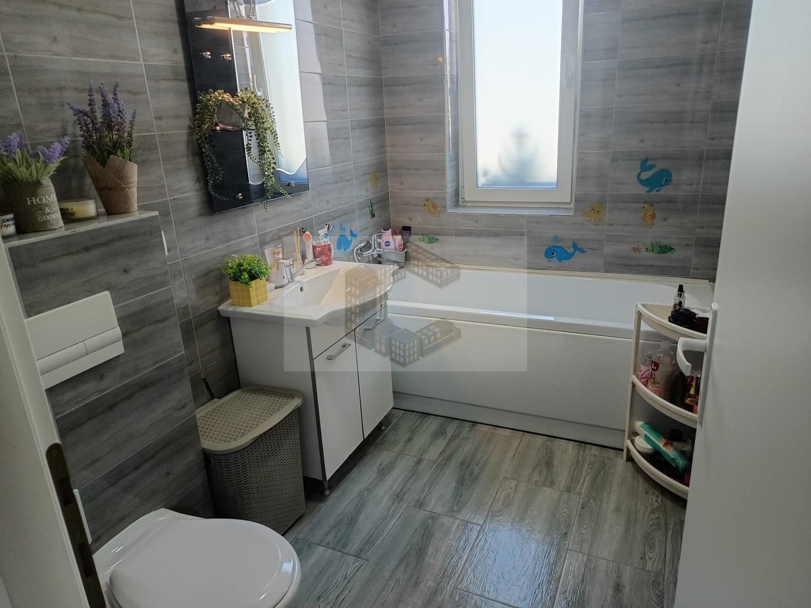 b3b75ea38e5749999eb2407e1e5845e8 Apartament de închiriat , 2 camere, pet-friendly,loc de parcare,Giroc