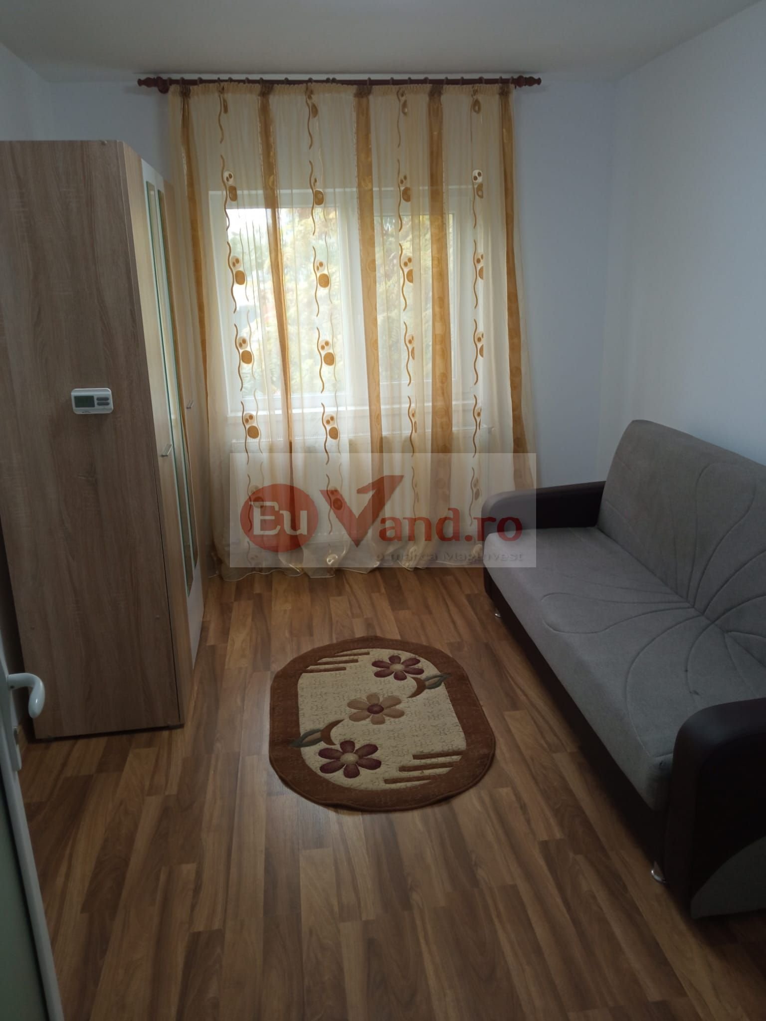 De inchiriat apartament cu 3 camere ICF, langa Scoala nr. 12, parter, 500 E
