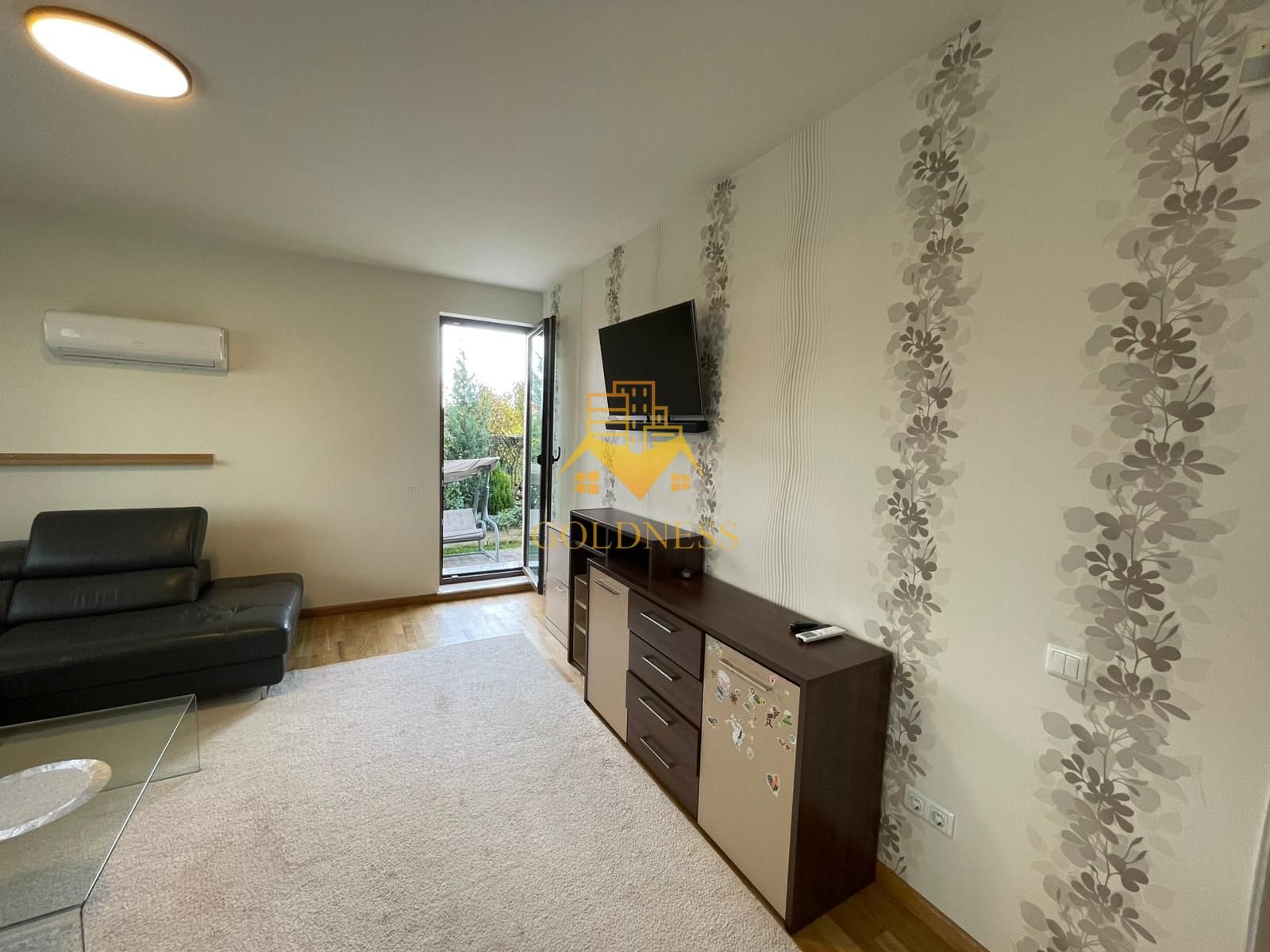 b4fb2c3480f342e28c5583570f84ff5b 2 camere, modern, parcare, gradina 110 mp Europa, Lumina, Pet-Friendly