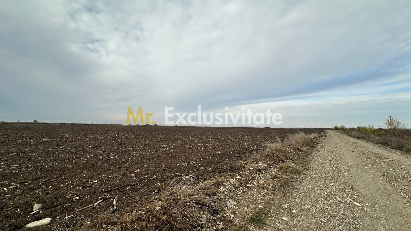 Teren extravilan de vânzare – în apropierea autostrăzii A1, km 80