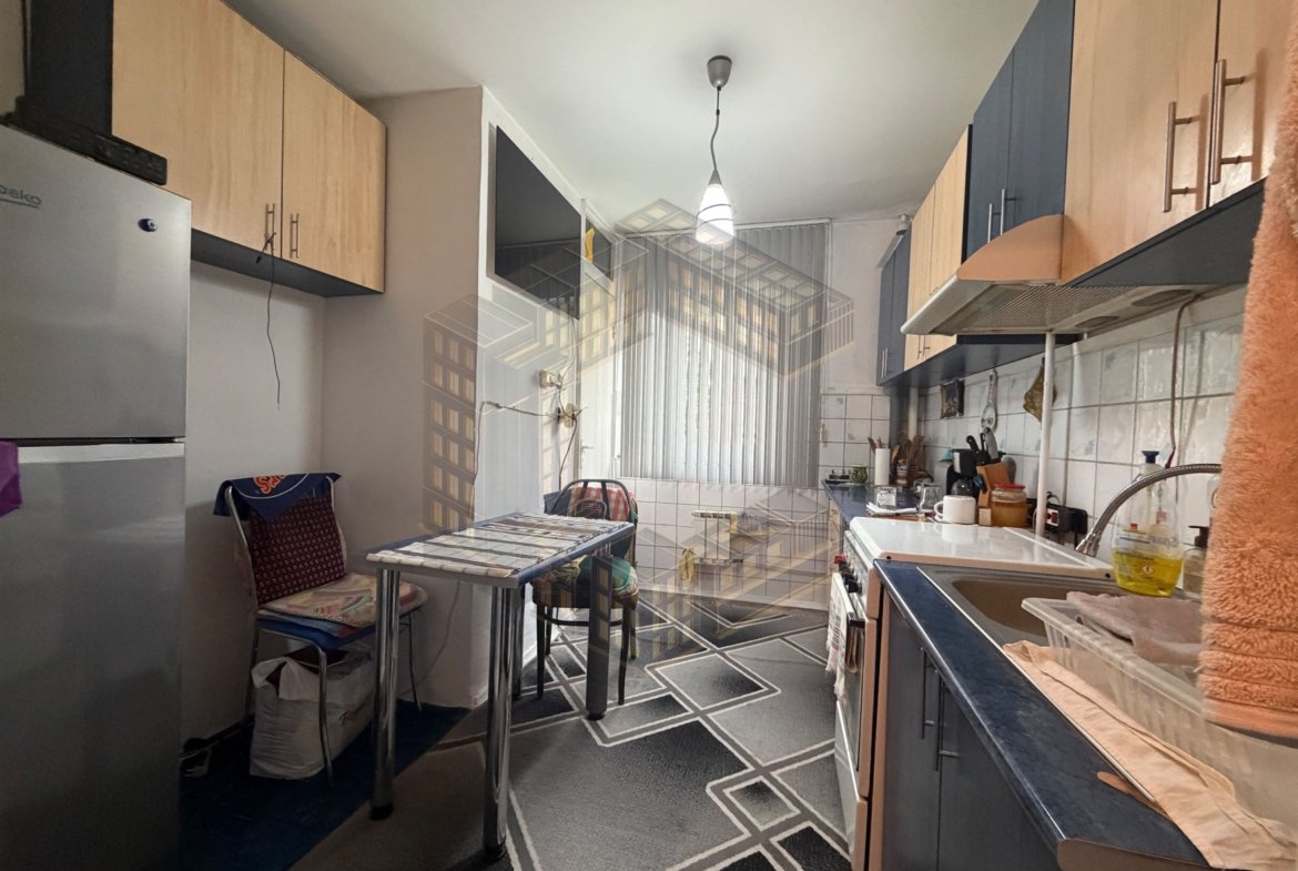 Apartament 3 camere de vanzare, etajul 2, zona Girocului, Timisoara